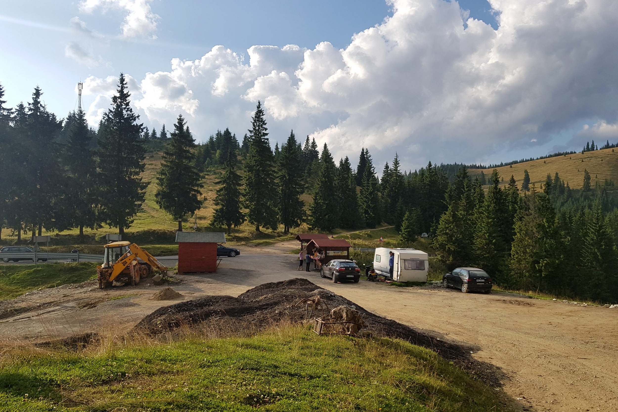 Munții Hășmaș / Sedlo Pângarați (1252 m). www.transcarpathian.org